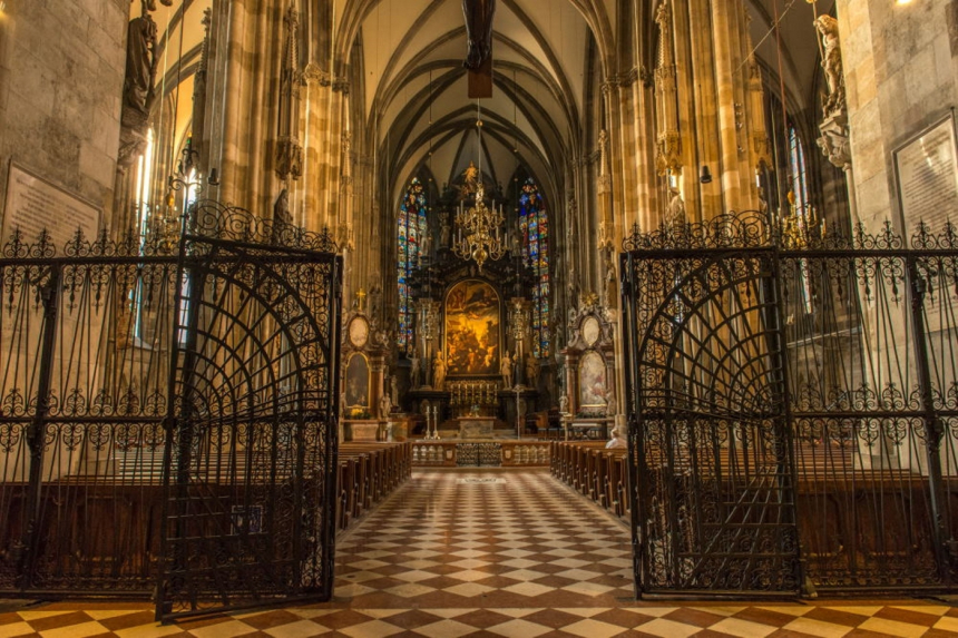 Stephansdom Innenansicht © Kunst und Kultur ohne Grenzen